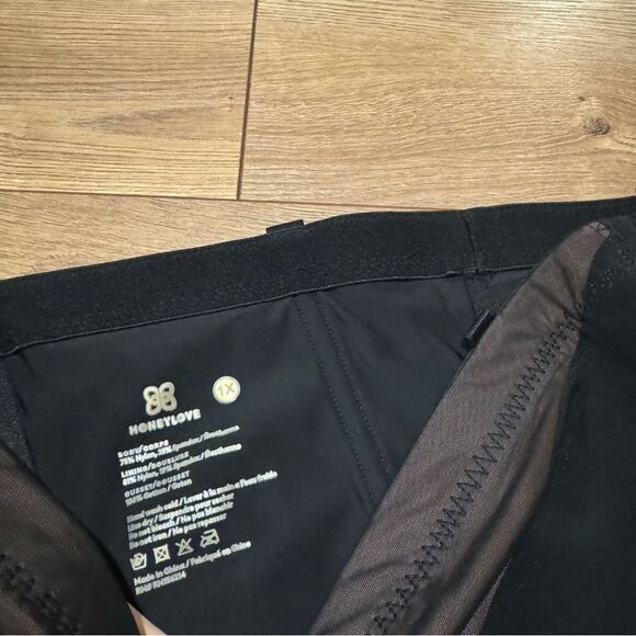 Honeylove SuperPower Briefs in Runway Size 1X - Picture 10 of 10